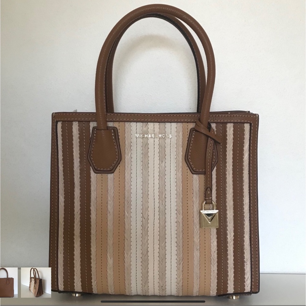 MICHEAL KORS MEDIUM SIZED